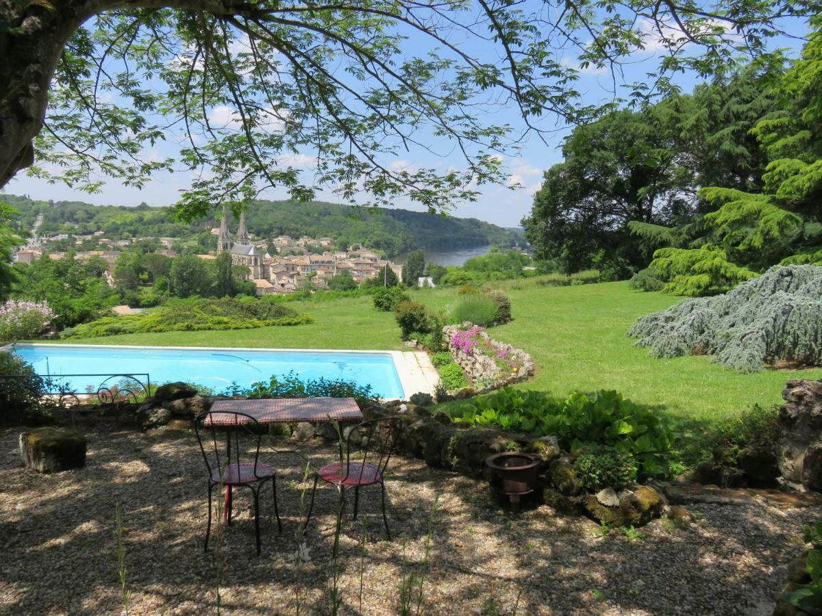 Les 4 Elements St Emilion Bed & Breakfast Branne  Exterior photo